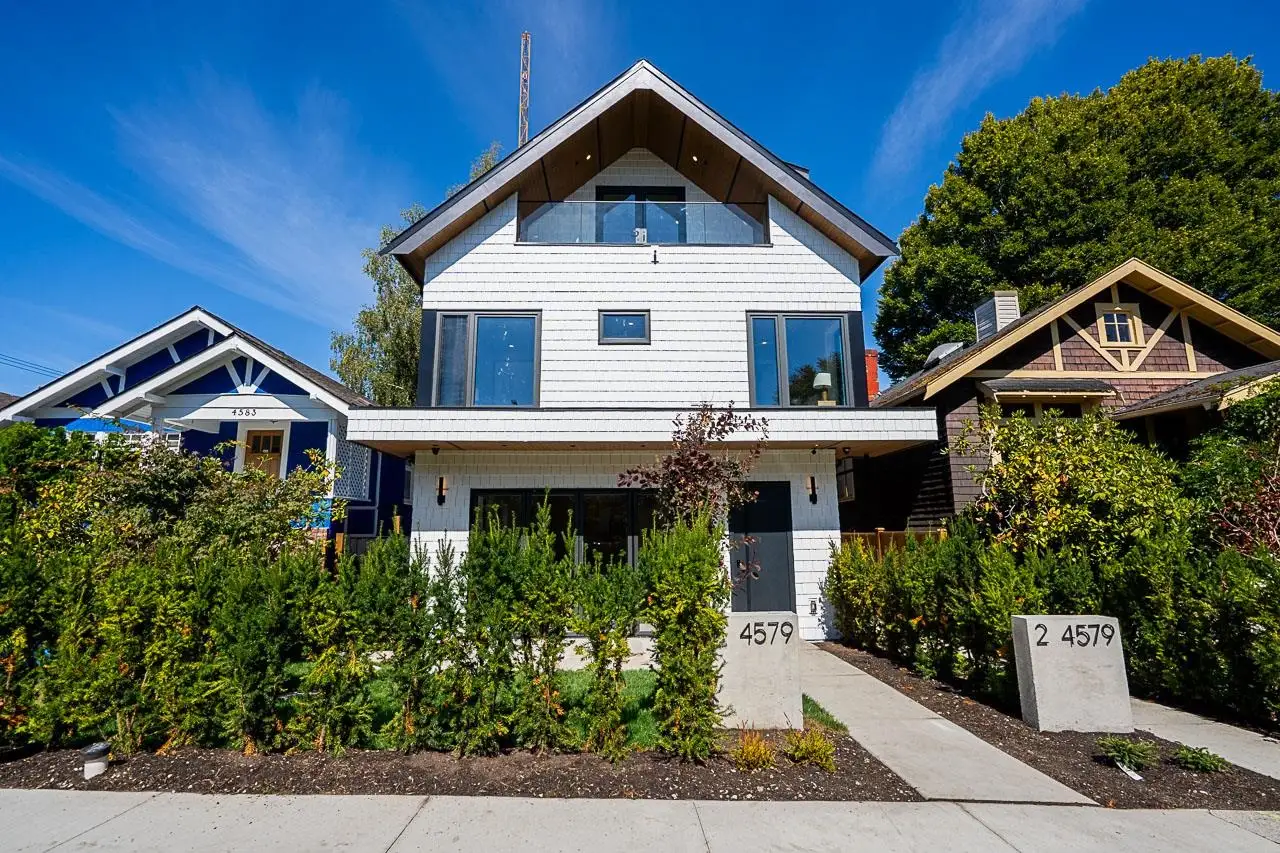 1 4579 W 11TH AVE AVENUE, Vancouver BC V6R 2M5