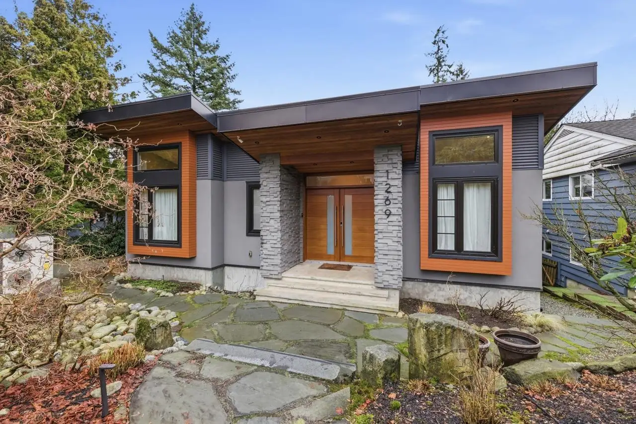 1269 CLOVERLEY STREET, North Vancouver BC V7L 1N7