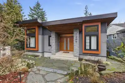 1269 CLOVERLEY STREET, North Vancouver BC V7L 1N7