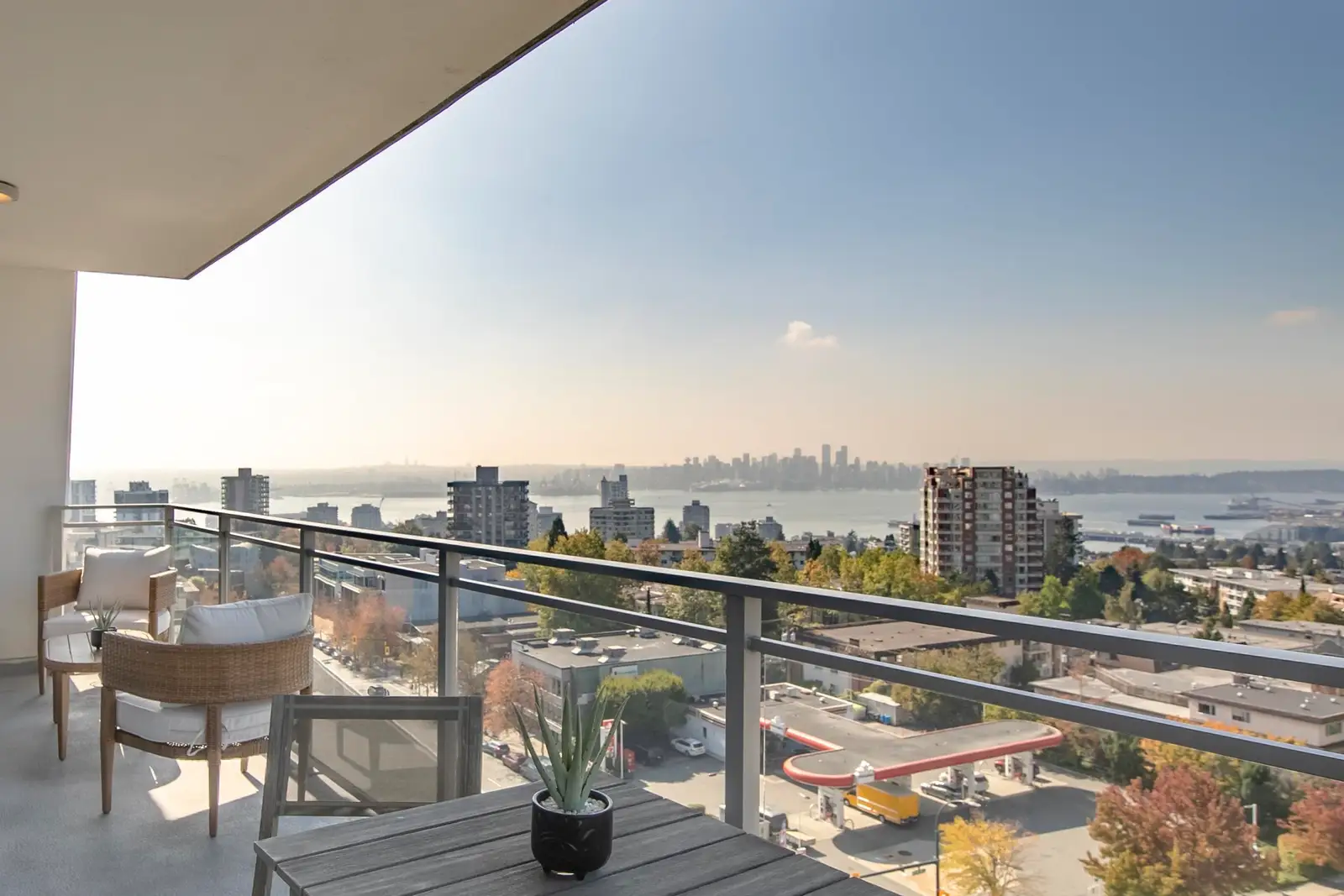 907 112 E 13TH STREET, North Vancouver BC V7L 0E4