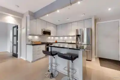 210 530 RAVEN WOODS DRIVE, North Vancouver BC V7G 2T5