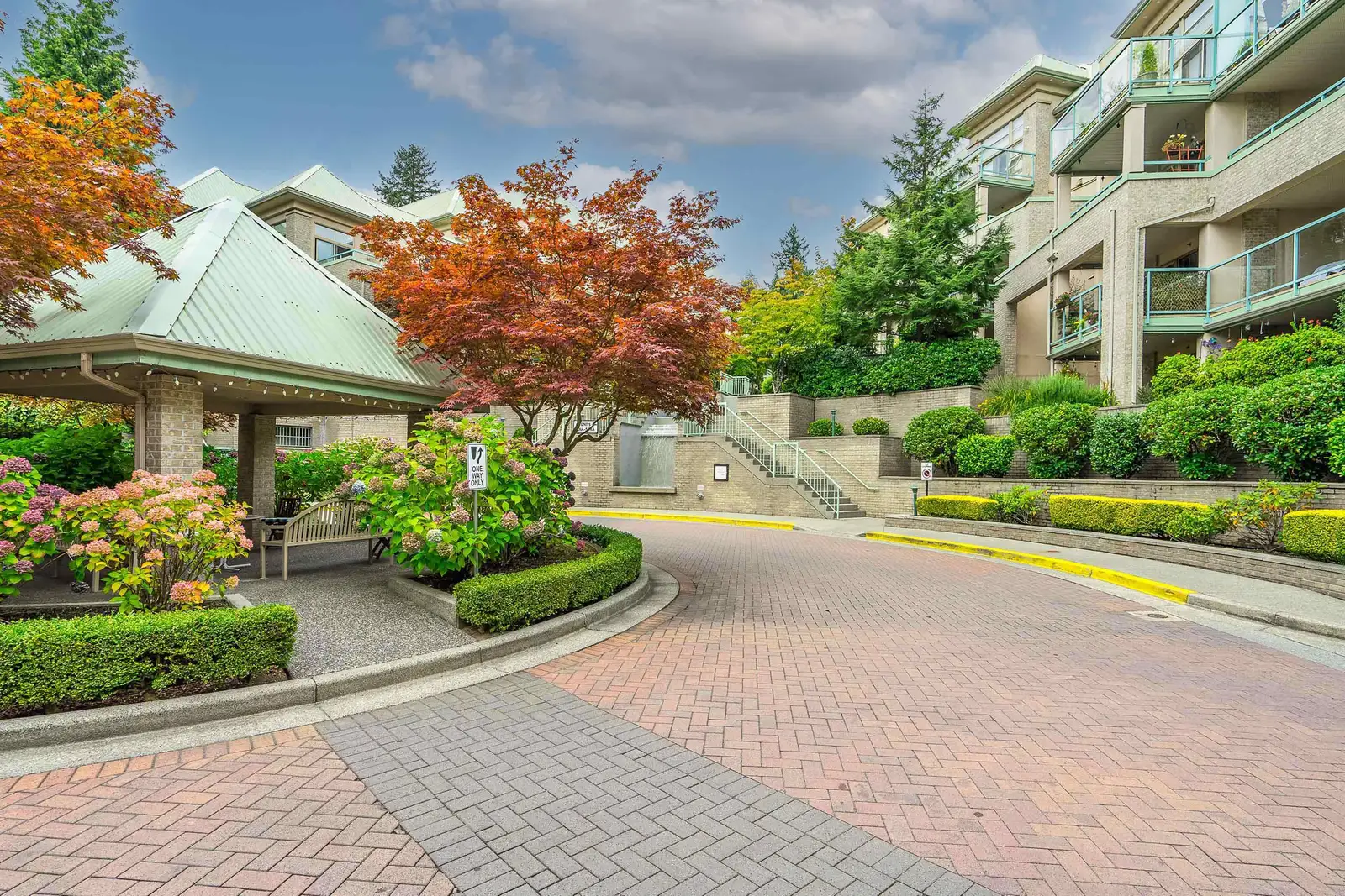 401 301 MAUDE ROAD, Port Moody BC V3H 5B1