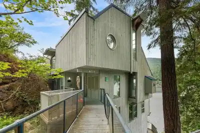 4678 EASTRIDGE ROAD, North Vancouver BC V7G 1K4