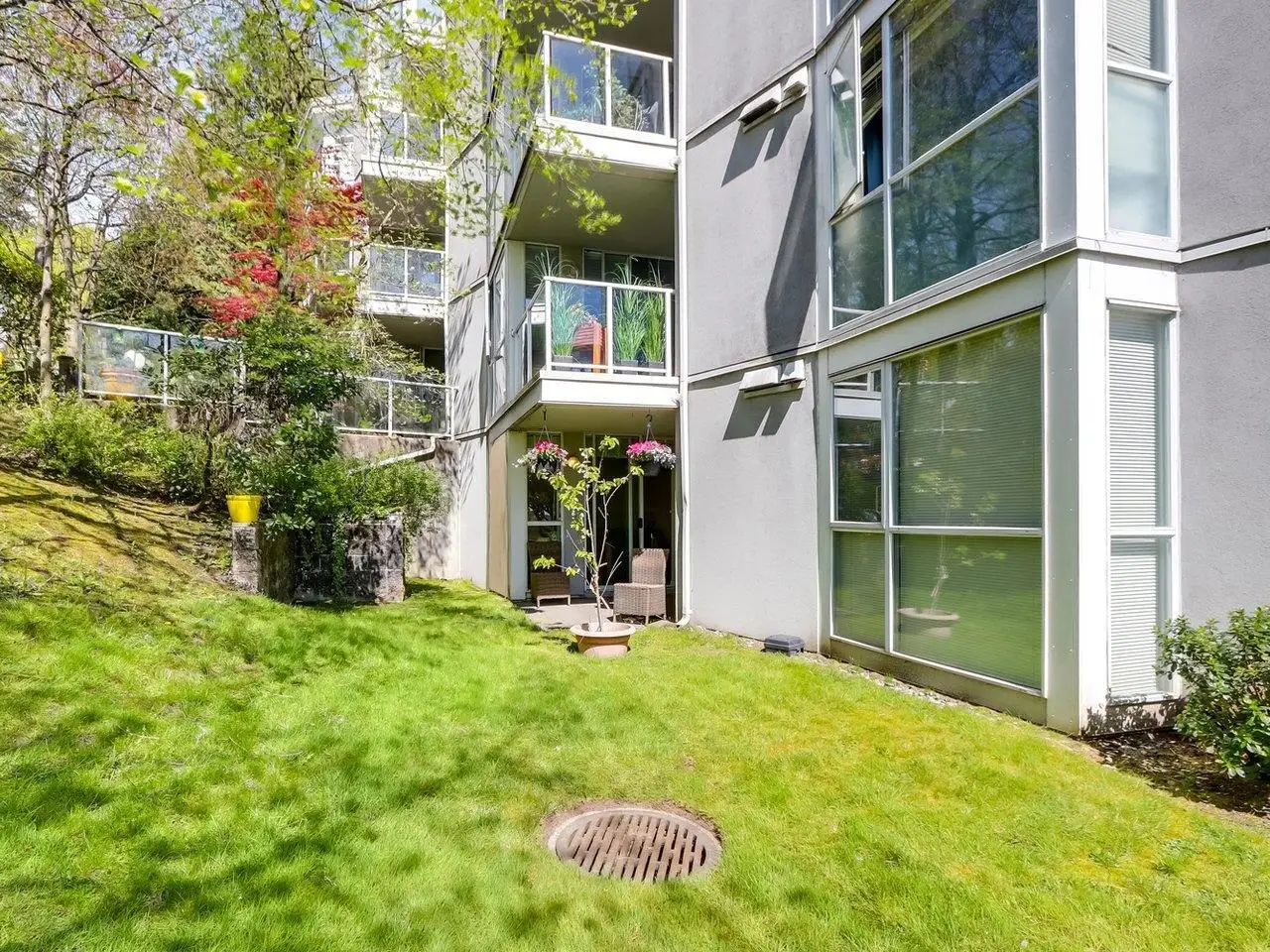 3 8420 JELLICOE STREET, Vancouver BC V5S 4T1