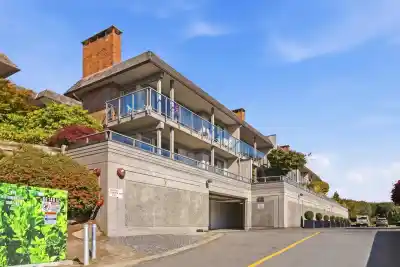 22 2214 FOLKESTONE WAY, West Vancouver BC V7S 2X7
