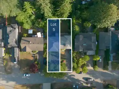 869 CLEMENTS AVENUE, North Vancouver BC V7R 2K6